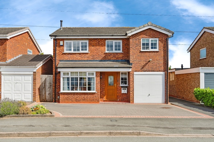 3 bedroom detached house