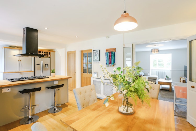4 bedroom detached house