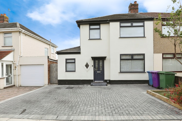 3 bedroom semi-detached house