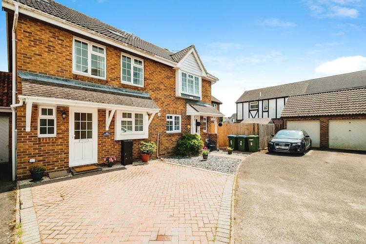 4 bedroom semi-detached house
