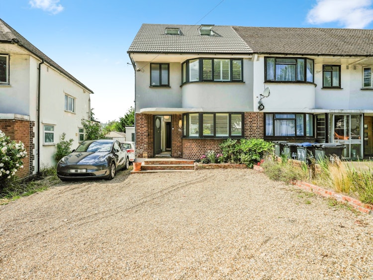 4 bedroom end of terrace house
