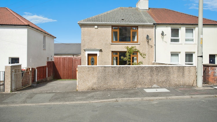 3 bedroom semi-detached house