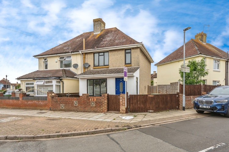 3 bedroom semi-detached house
