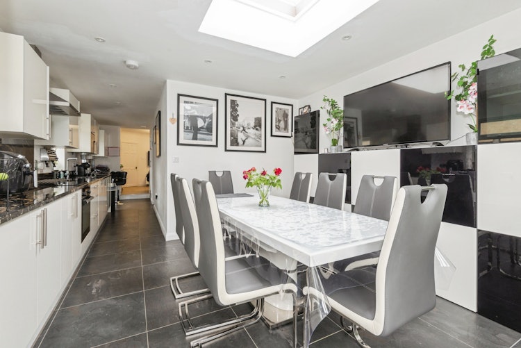 3 bedroom semi-detached house
