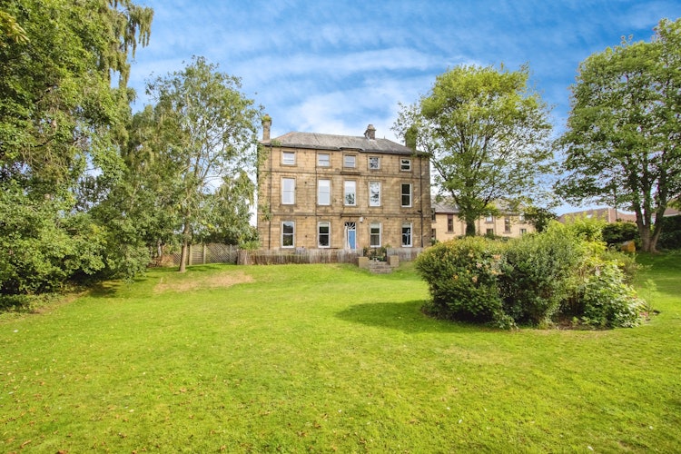 4 bedroom country house
