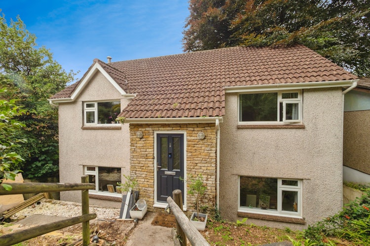 4 bedroom detached house