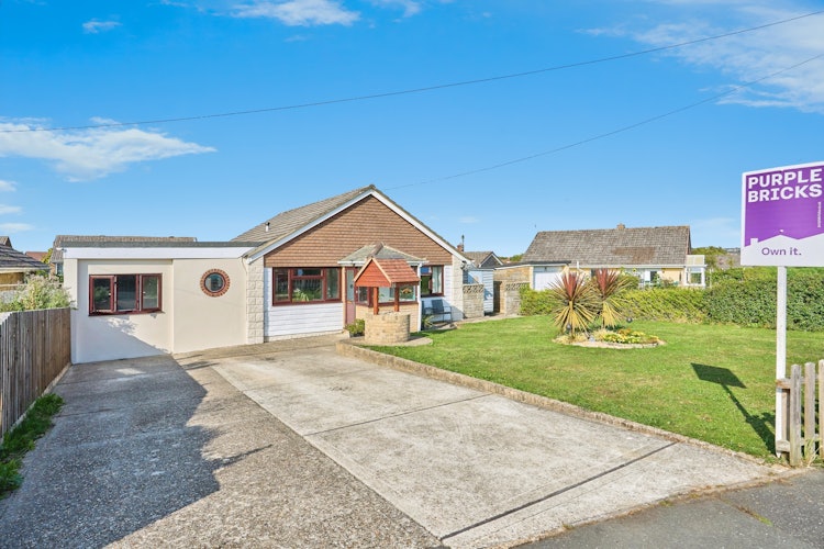 3 bedroom detached bungalow