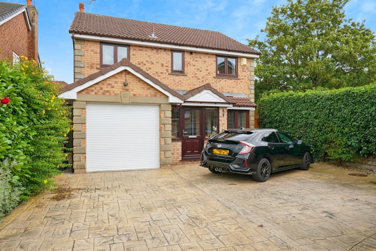 4 bedroom detached house