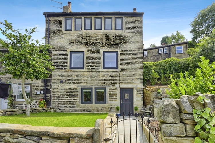 2 bedroom end of terrace house