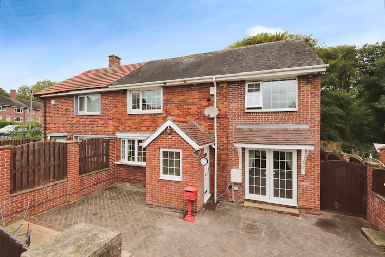 4 bedroom semi-detached house