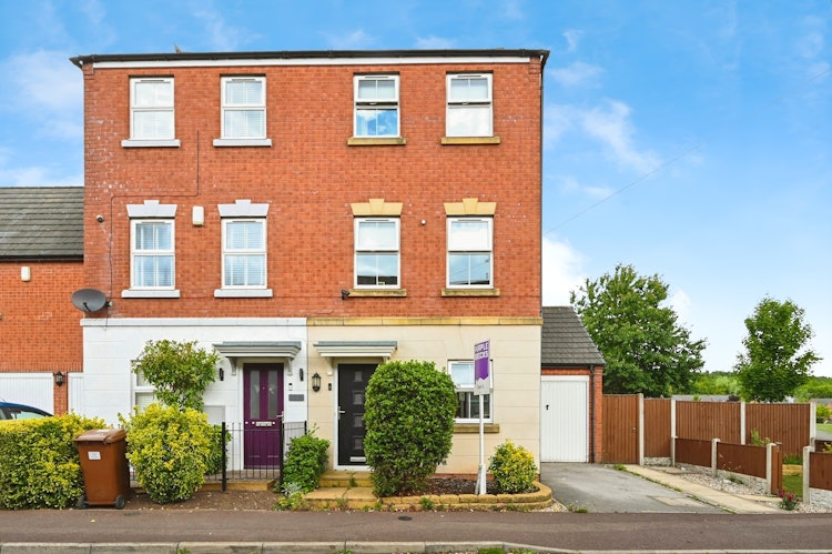 4 bedroom town house