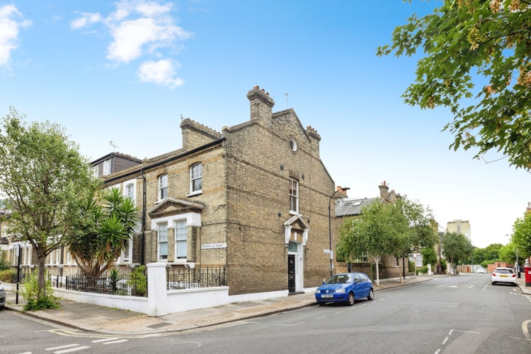 2 bedroom ground floor flat