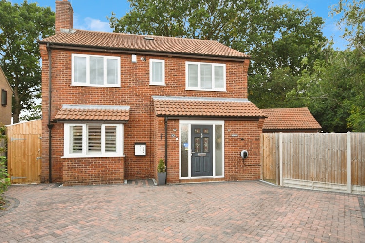4 bedroom detached house