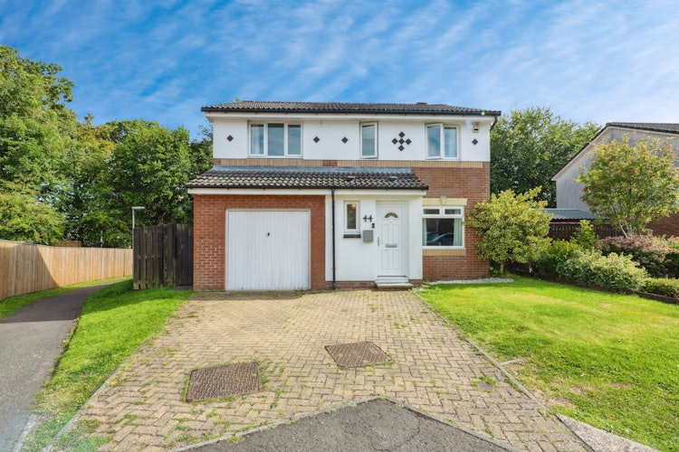 4 bedroom detached house