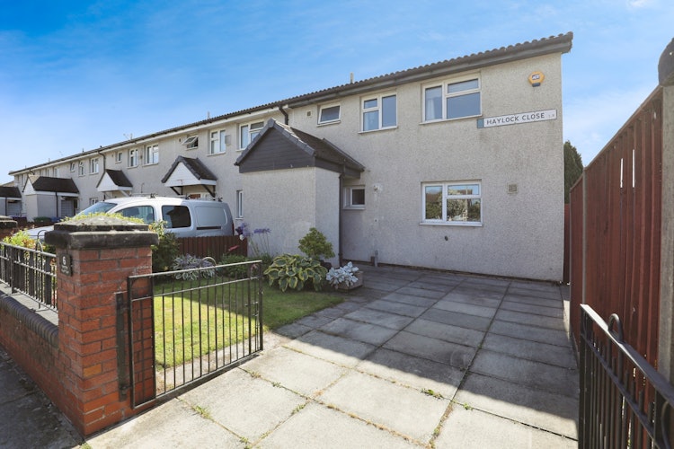 4 bedroom end of terrace house