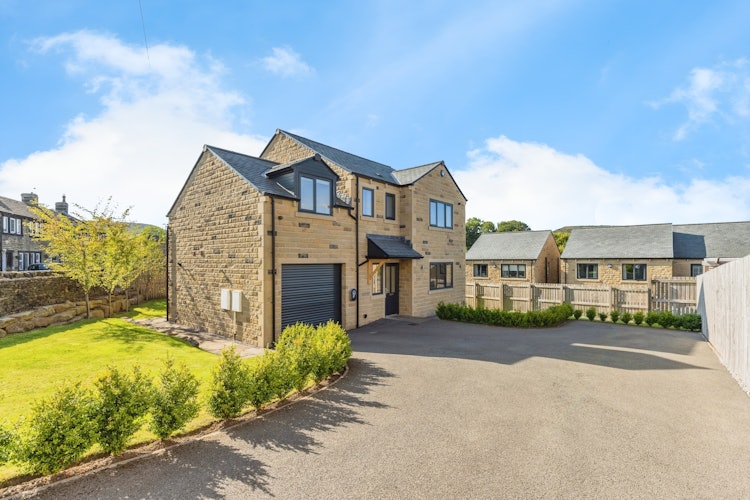 4 bedroom detached house