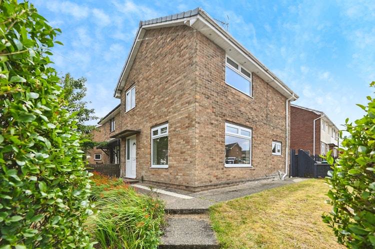3 bedroom semi-detached house
