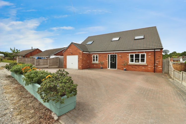 4 bedroom detached house