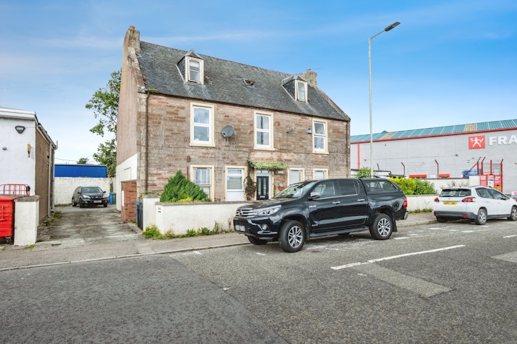 4 bedroom flat
