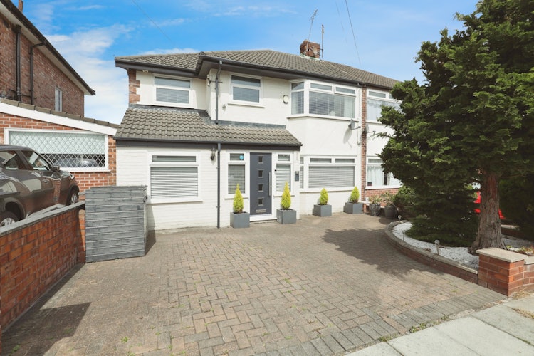 4 bedroom semi-detached house