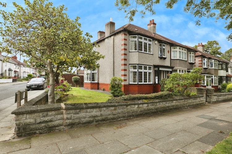 3 bedroom semi-detached house