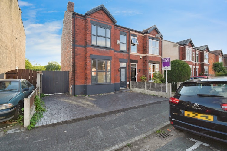 4 bedroom semi-detached house