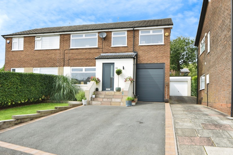 4 bedroom semi-detached house