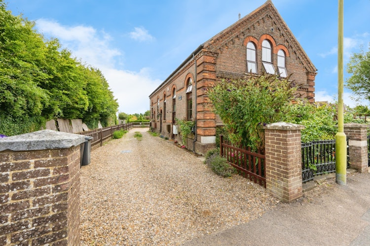 2 bedroom terraced house