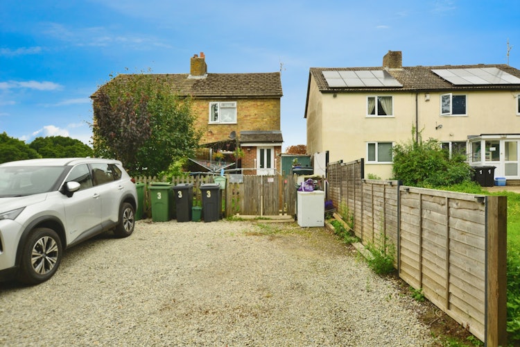 3 bedroom semi-detached house