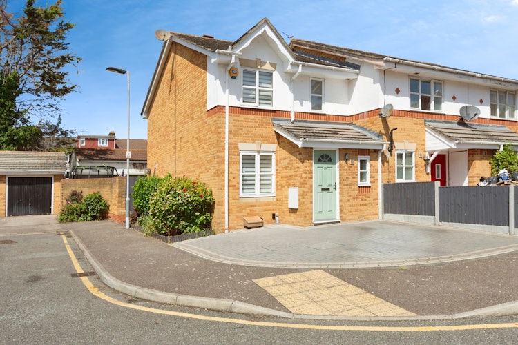 3 bedroom terraced house