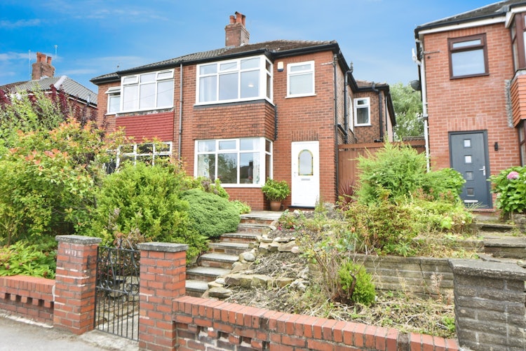 3 bedroom semi-detached house