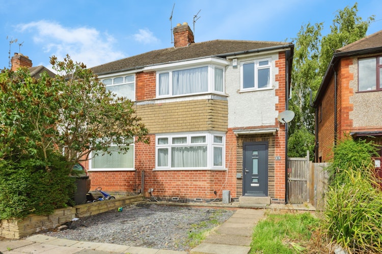3 bedroom semi-detached house