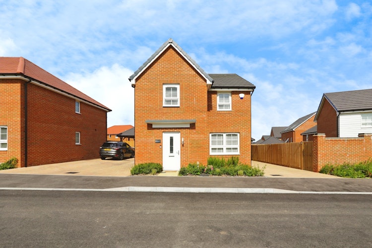 4 bedroom detached house
