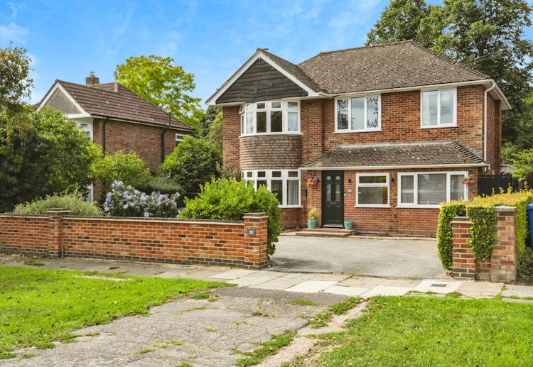 4 bedroom detached house