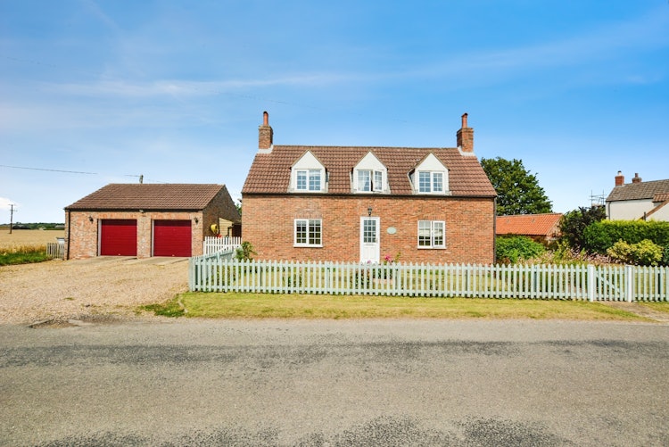 3 bedroom detached house