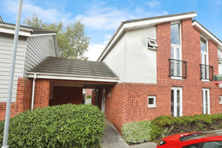 1 bedroom maisonette