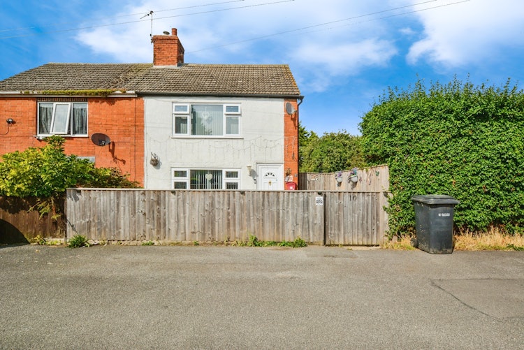 3 bedroom semi-detached house