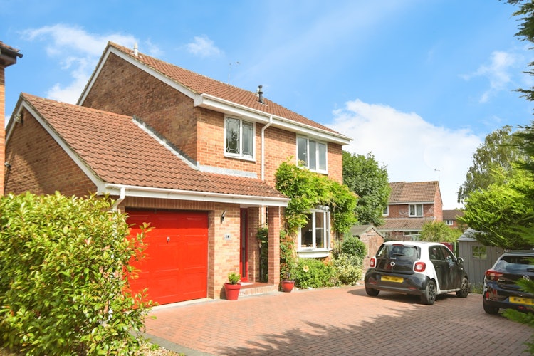 4 bedroom detached house