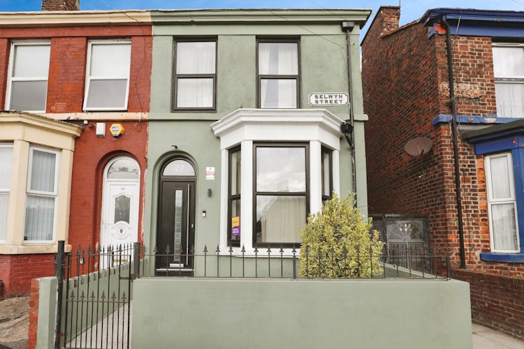 3 bedroom end of terrace house