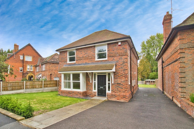 3 bedroom detached house
