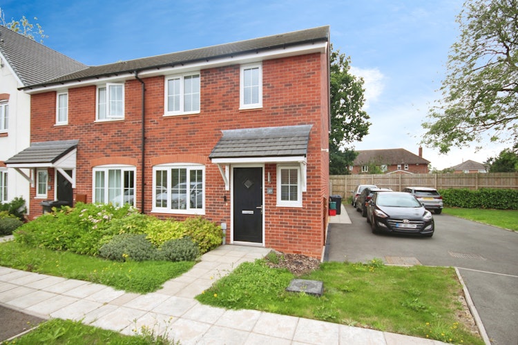 3 bedroom end of terrace house