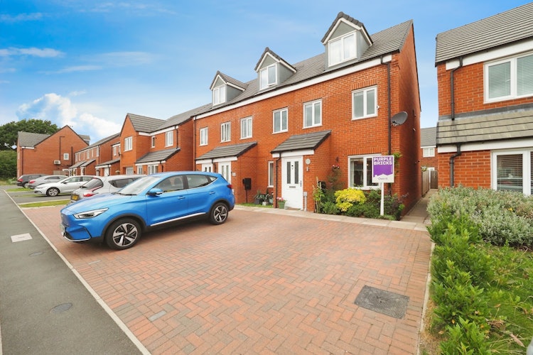 3 bedroom town house