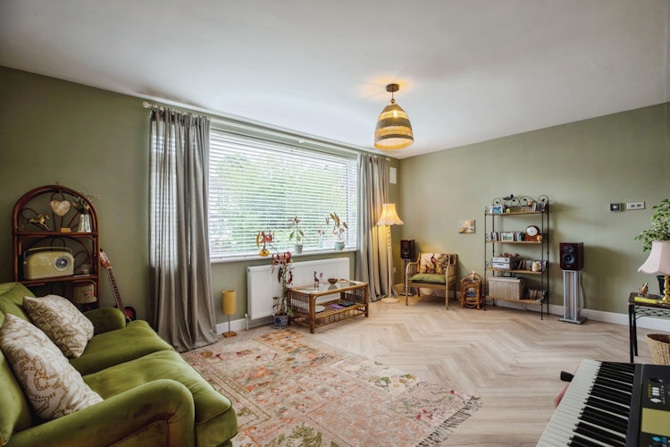 1 bedroom maisonette