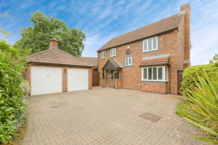 4 bedroom detached house