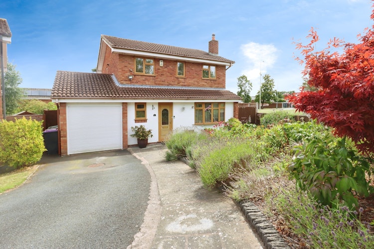 3 bedroom detached house