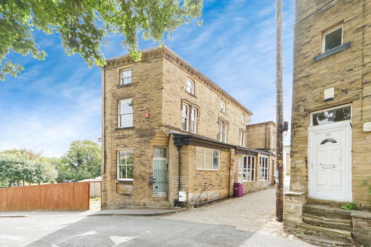 2 bedroom end of terrace house