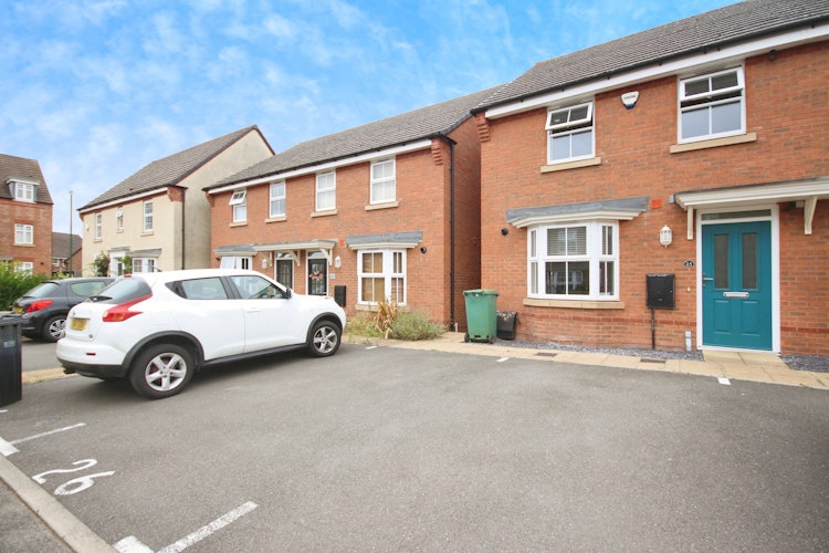 3 bedroom semi-detached house