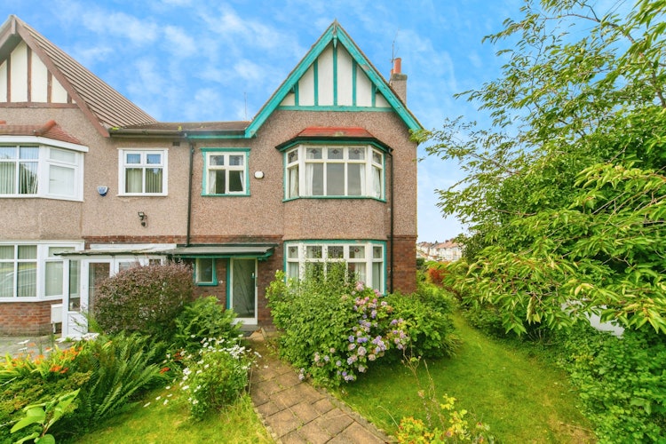4 bedroom semi-detached house