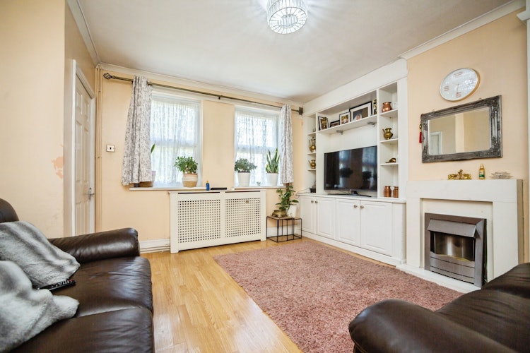 3 bedroom semi-detached house