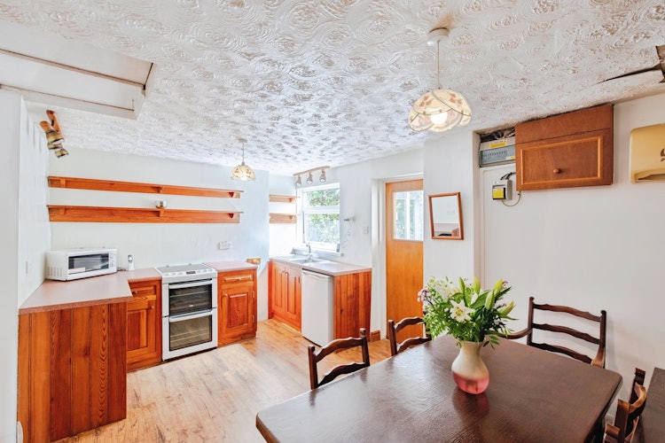 2 bedroom detached bungalow